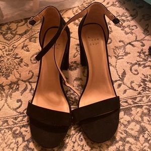 Size 8 black heels
